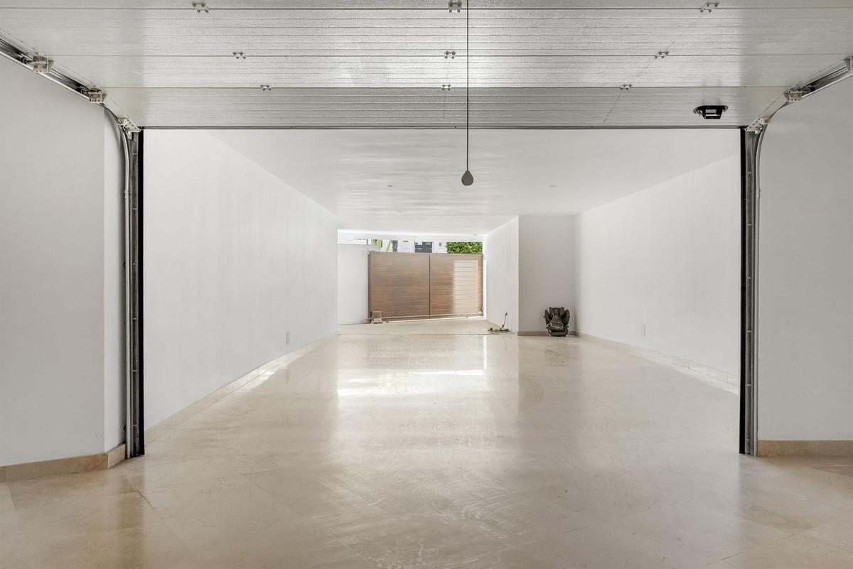 Villa for sale in Benahavis, Málaga, Spain