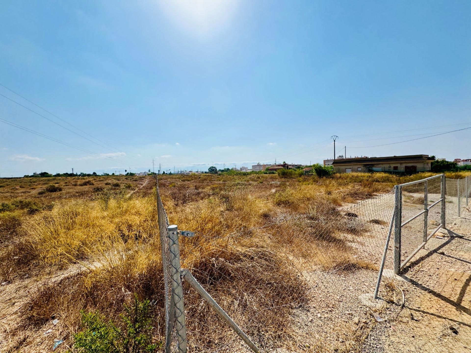 Finca en venta en Los Montesinos