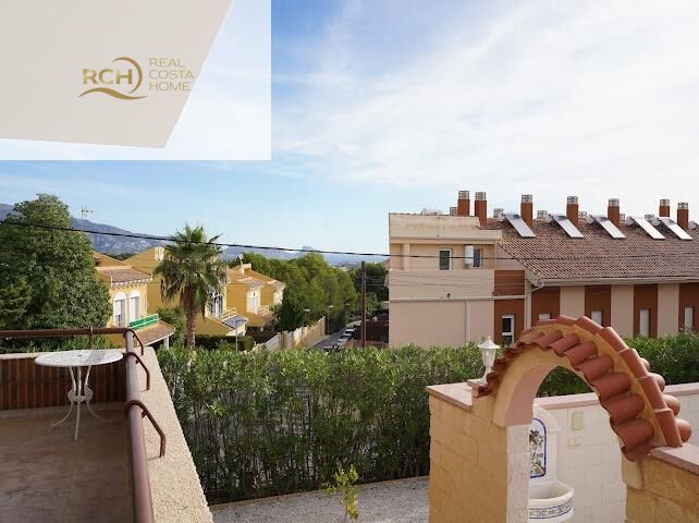 Villa for sale in La Nucia, Alicante, Spain