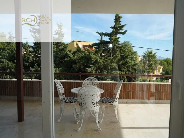 Villa for sale in La Nucia, Alicante, Spain