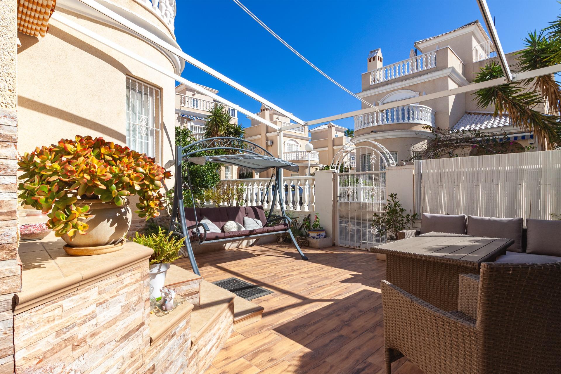 Villa en venta en Orihuela Costa