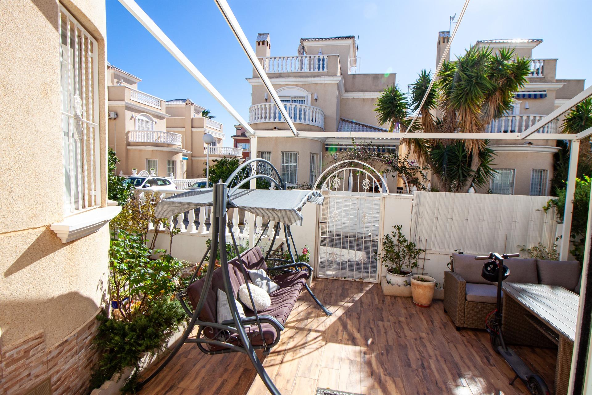 Villa en venta en Orihuela Costa