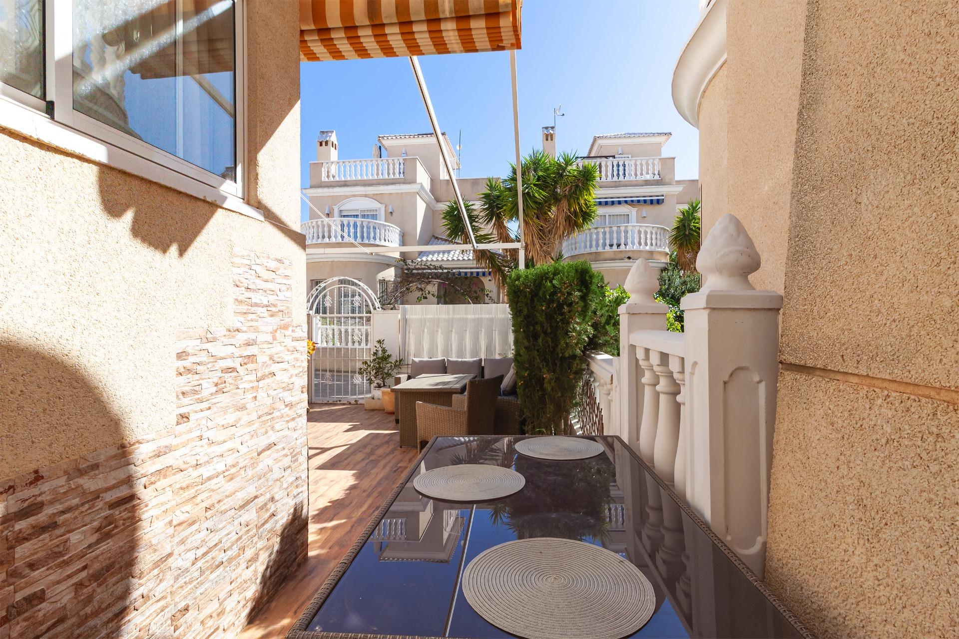 Villa en venta en Orihuela Costa