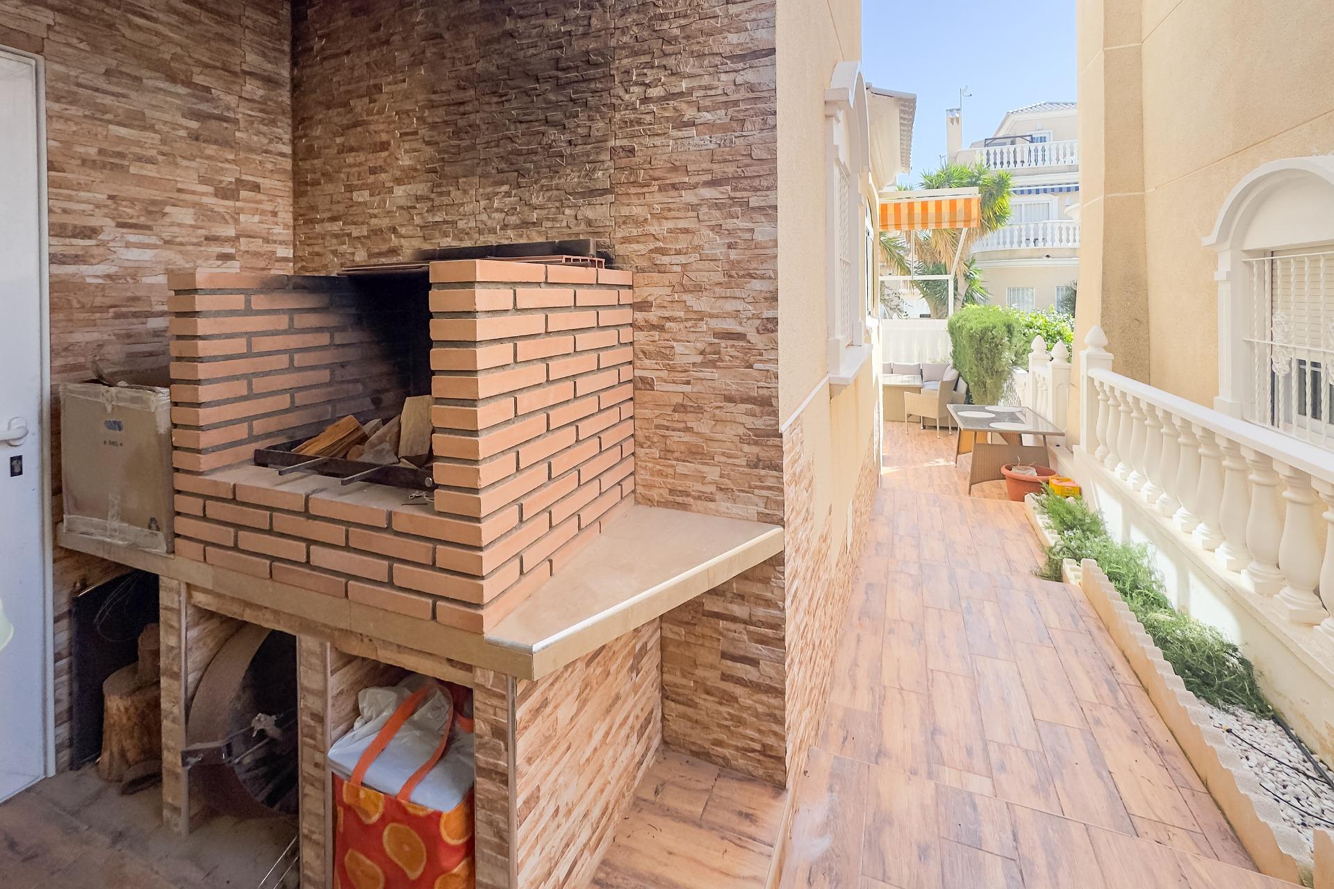 Villa en venta en Orihuela Costa