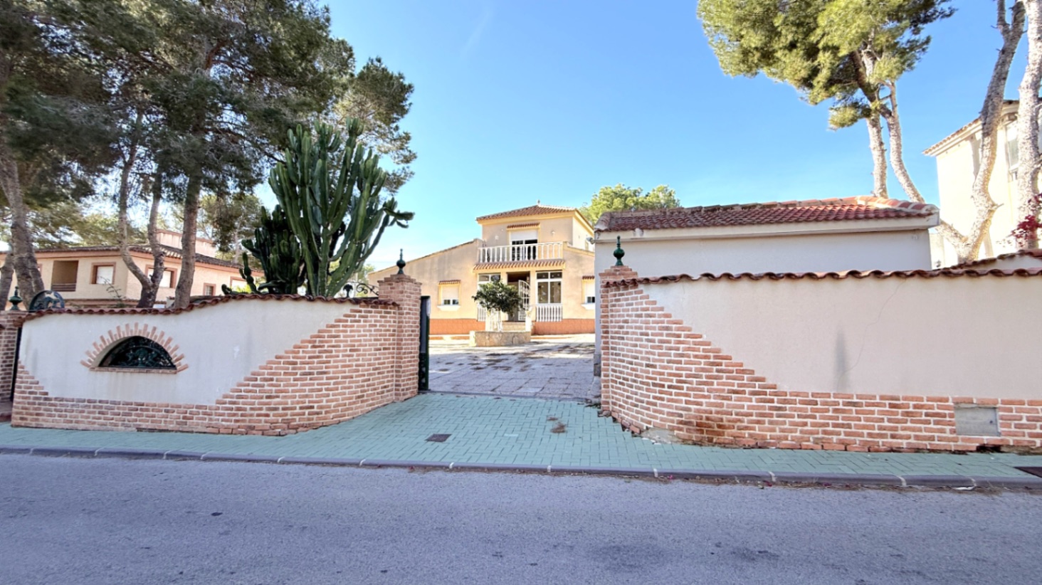 Villa for sale in Pilar De La Horadada, Alicante, Spain