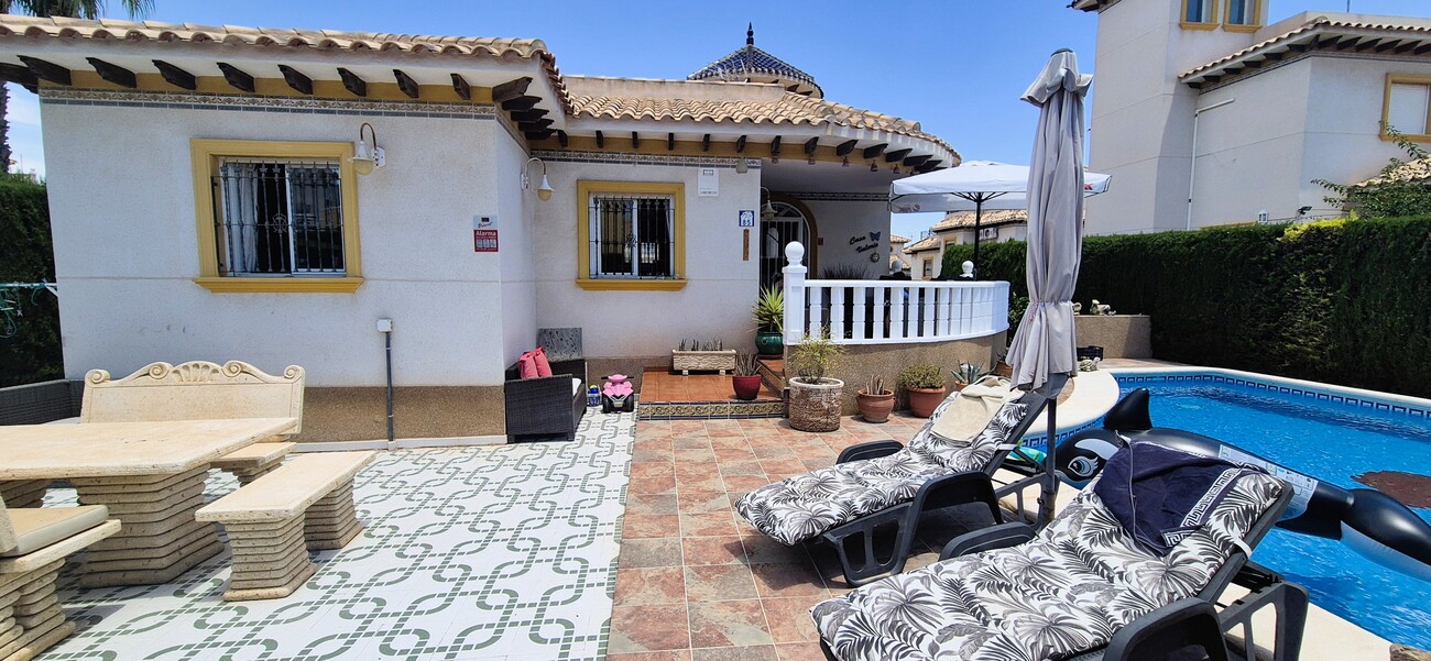 Villa for sale in Villamartin, Alicante, Spain