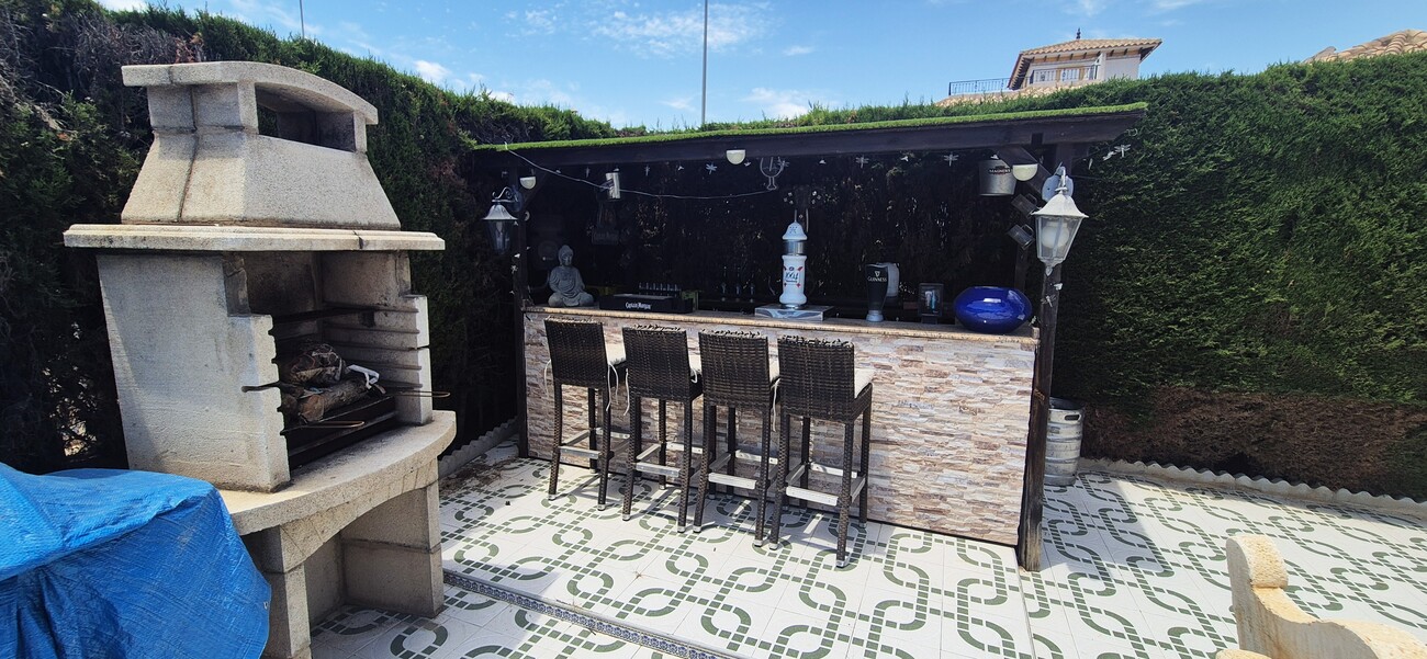 Villa for sale in Villamartin, Alicante, Spain