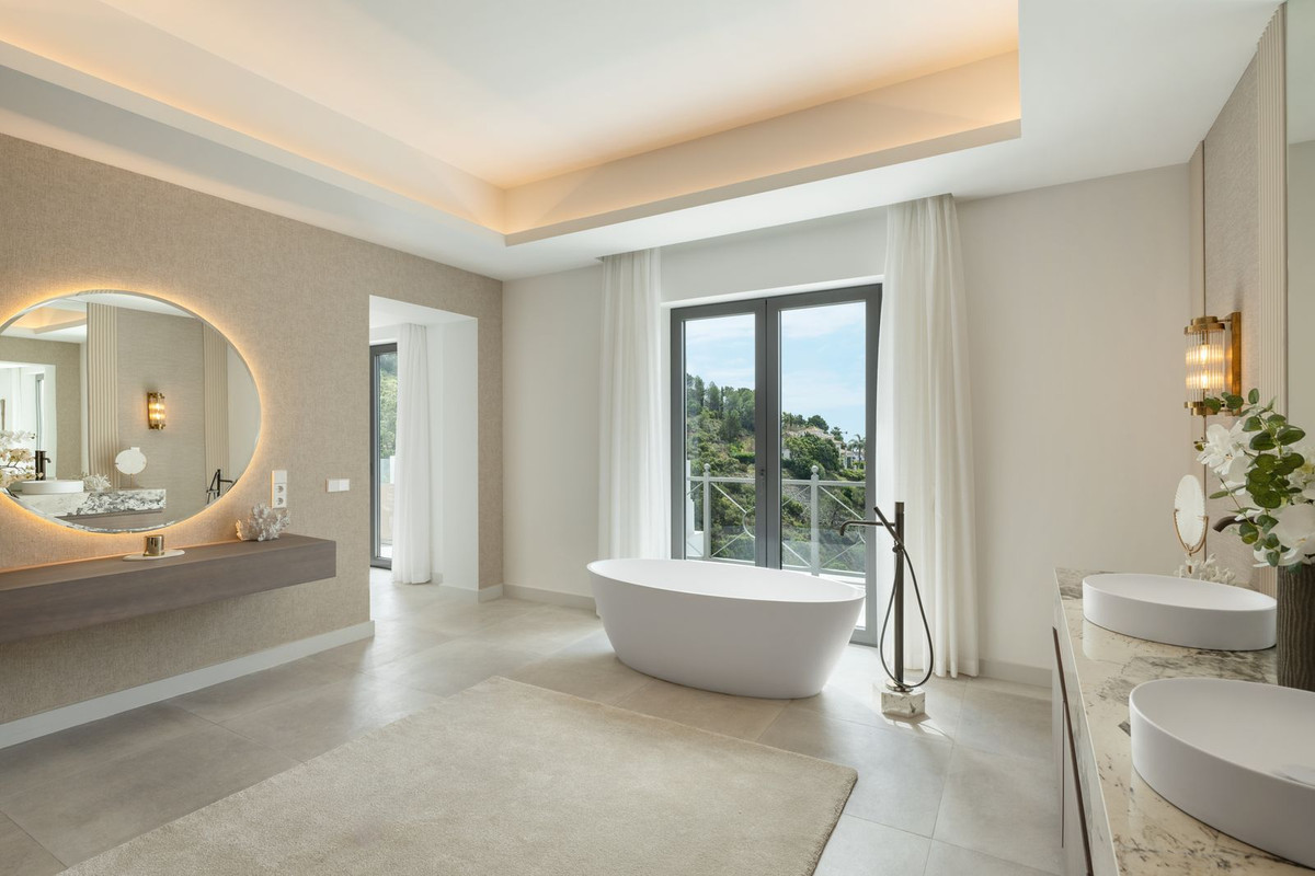 Villa for sale in Benahavis, Málaga, Spain