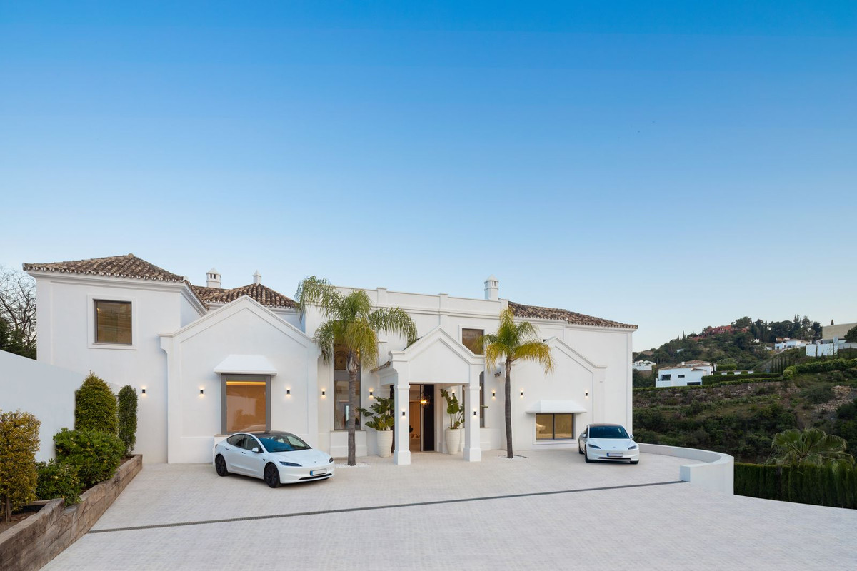 Villa for sale in Benahavis, Málaga, Spain