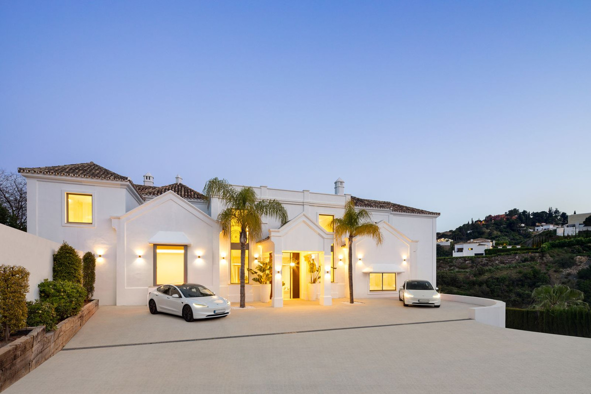 Villa for sale in Benahavis, Málaga, Spain