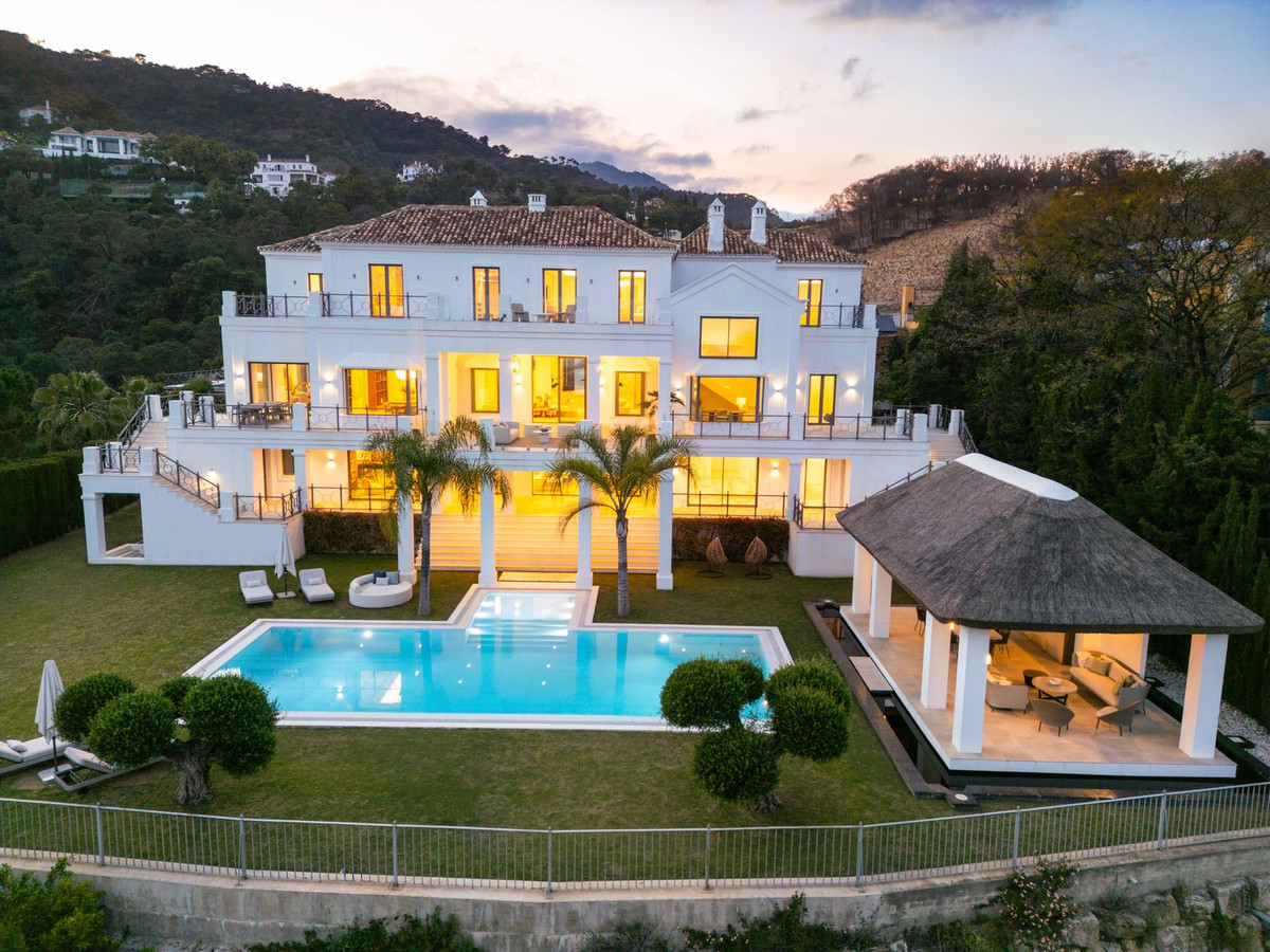 Villa for sale in Benahavis, Málaga, Spain