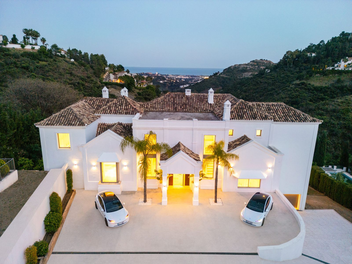 Villa for sale in Benahavis, Málaga, Spain