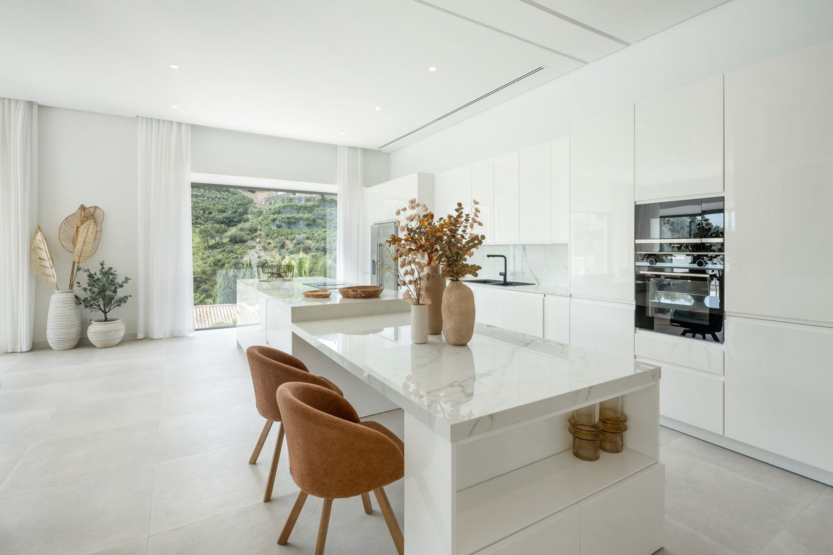 Villa for sale in Benahavis, Málaga, Spain