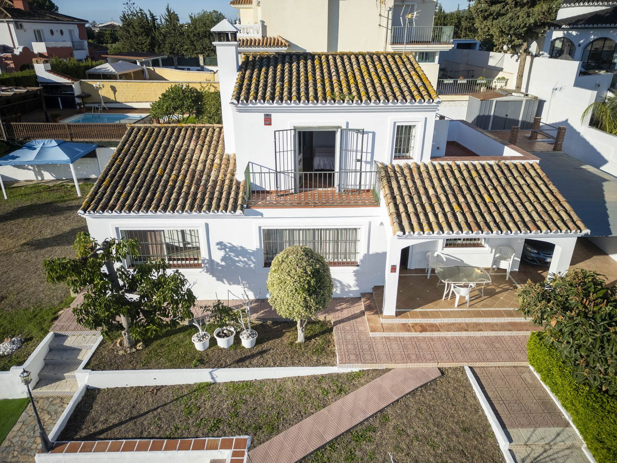 Villa for sale in Estepona, Málaga, Spain
