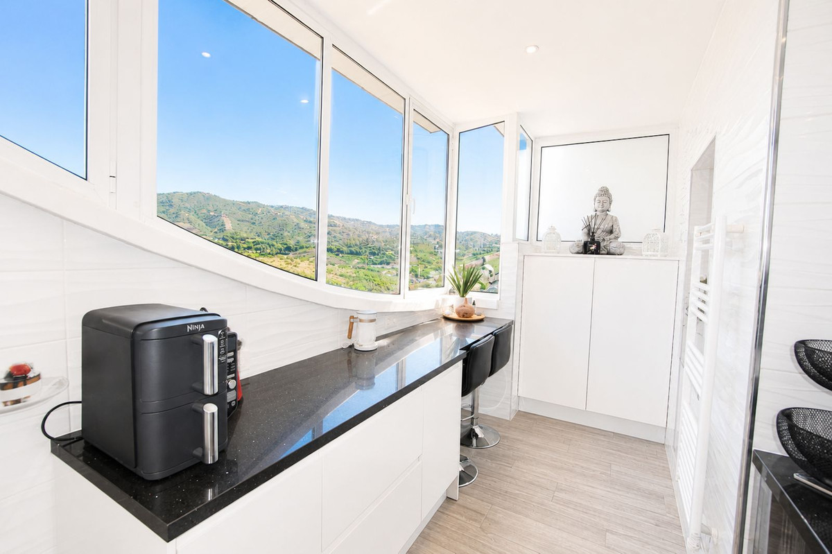 Penthouse for sale in Elviria, Málaga, Spain