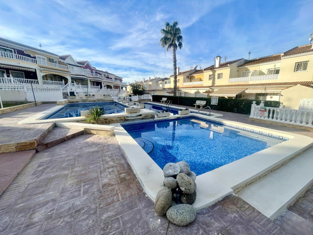 Bungalow for sale in Benijofar, Alicante, Spain