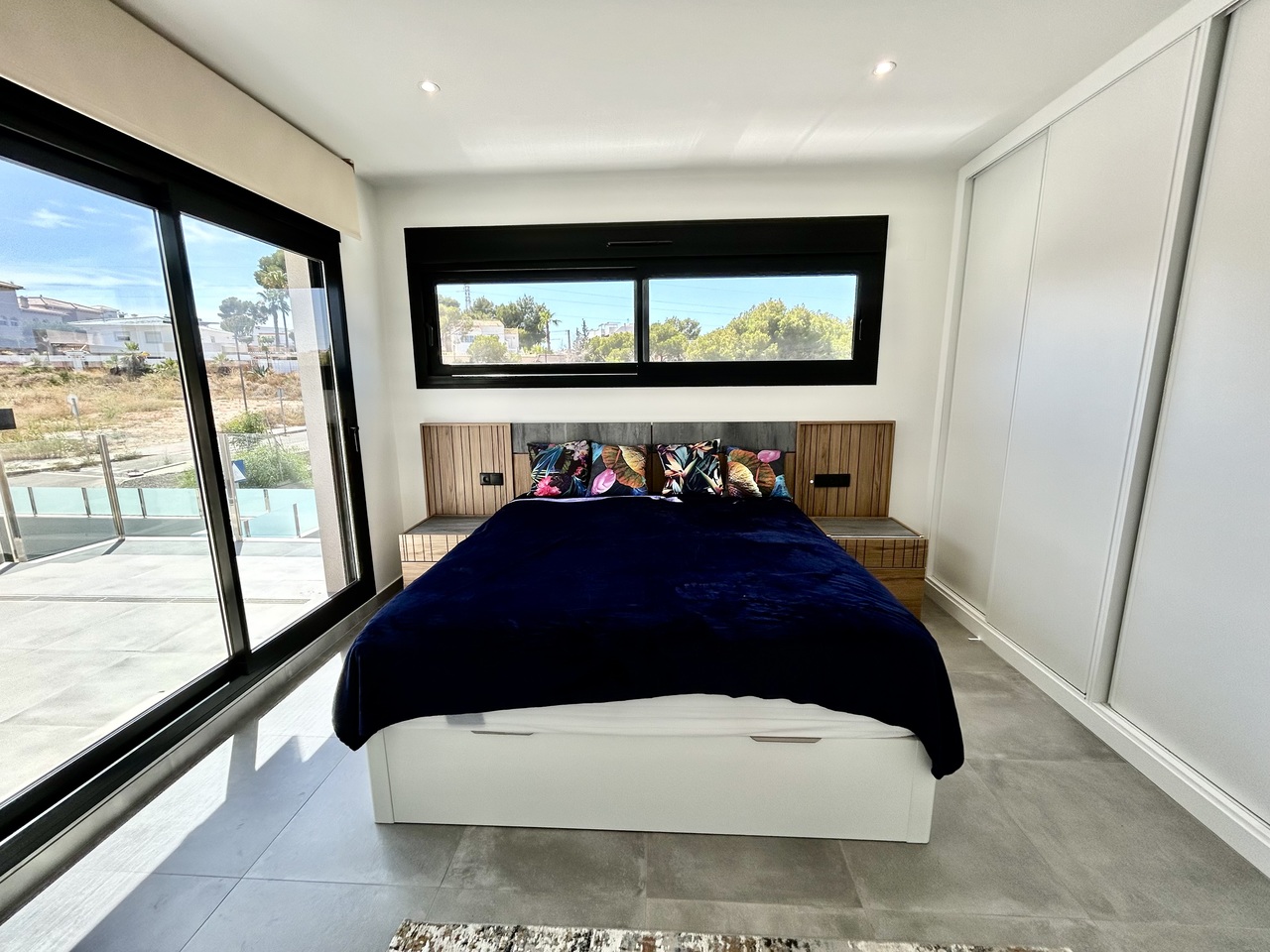 Villa for sale in Villamartin, Alicante, Spain