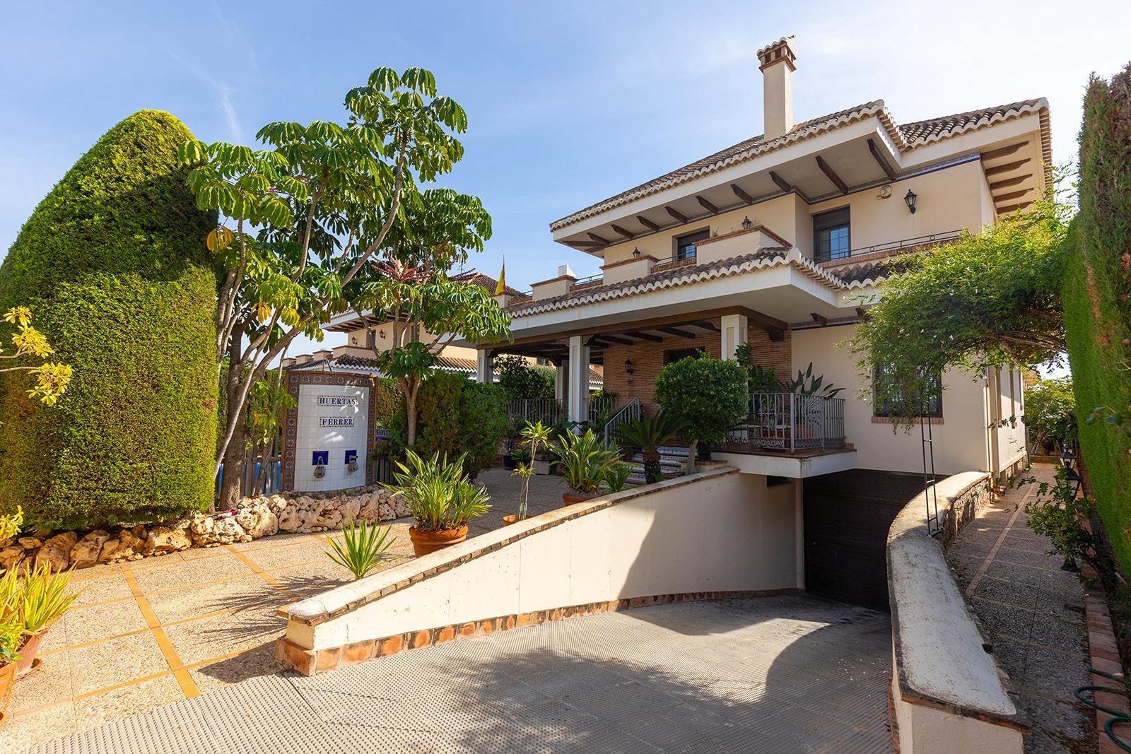 Villa for sale in Torrevieja, Alicante, Spain