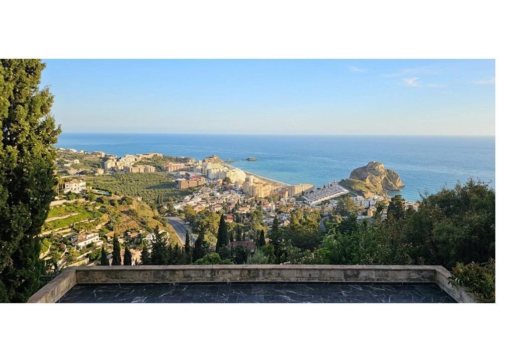 Villa for sale in Almuñecar, Granada, Spain