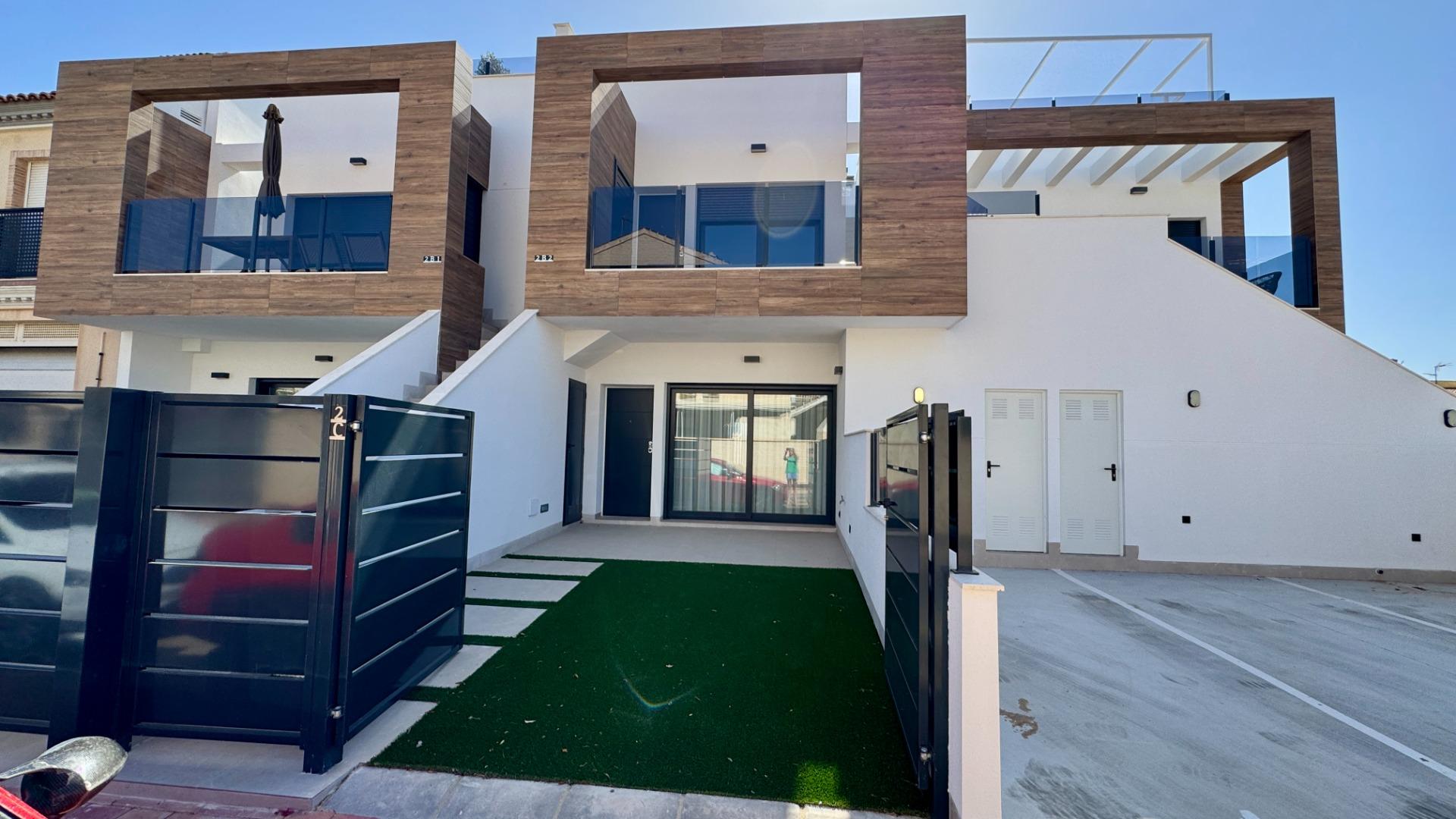 Bungalow for sale in San Pedro Del Pinatar, Murcia, Spain