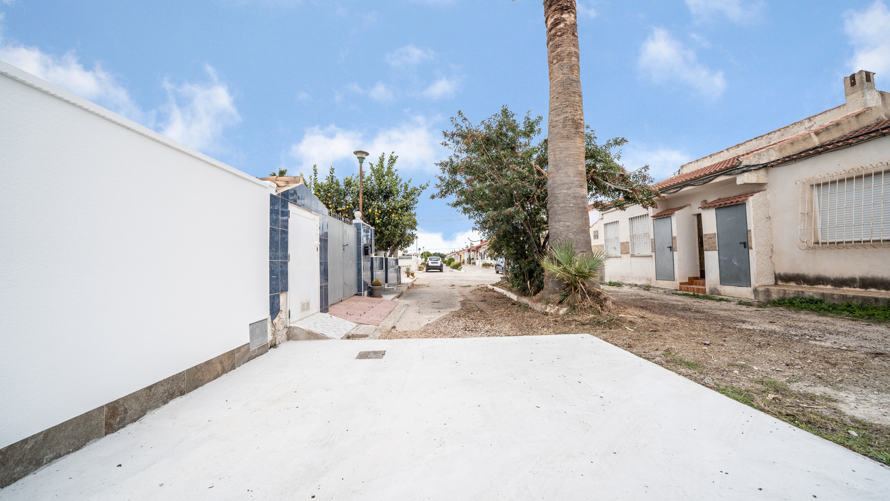 Bungalow for sale in Torrevieja, Alicante, Spain