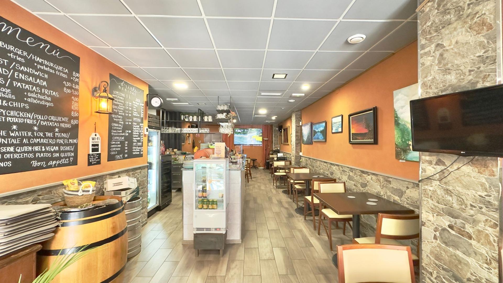 Commercial unit for sale in Torrevieja, Alicante, Spain