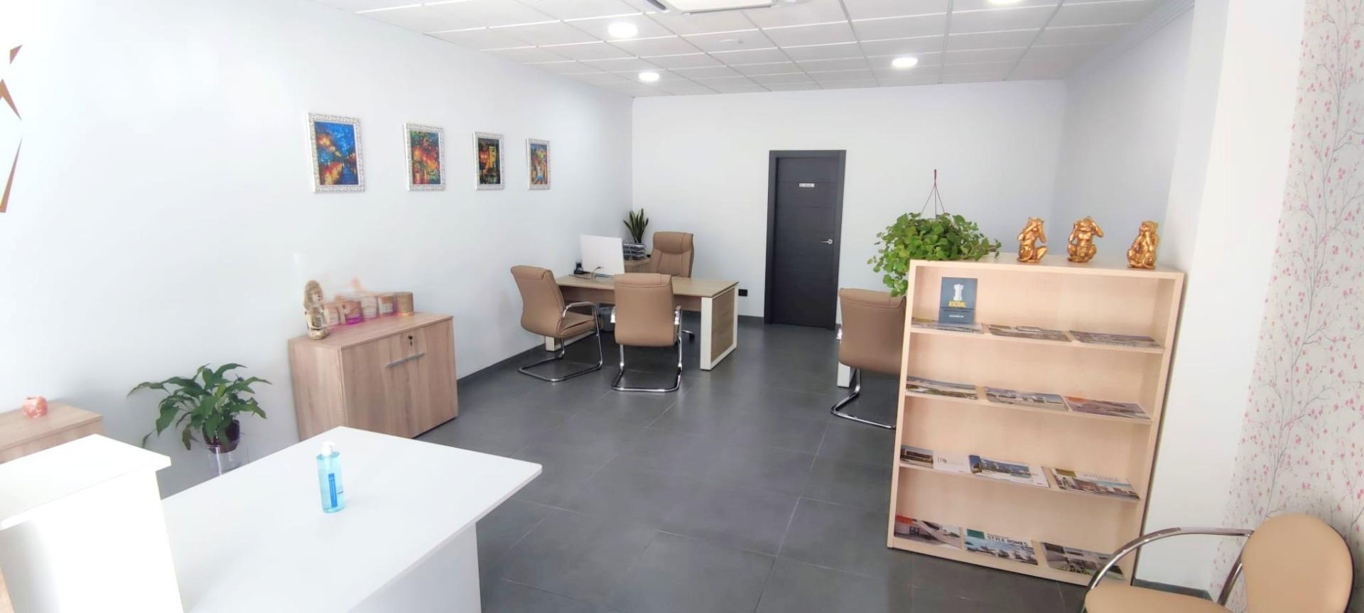 Commercial unit for sale in Albolote, Granada, Spain
