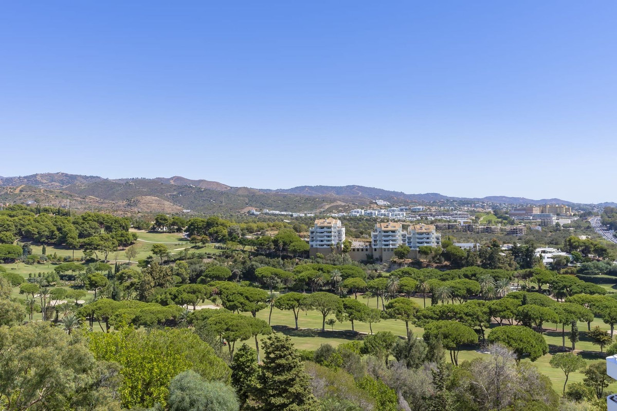 Apartment for sale in Rio Real Golf, Málaga, Spain