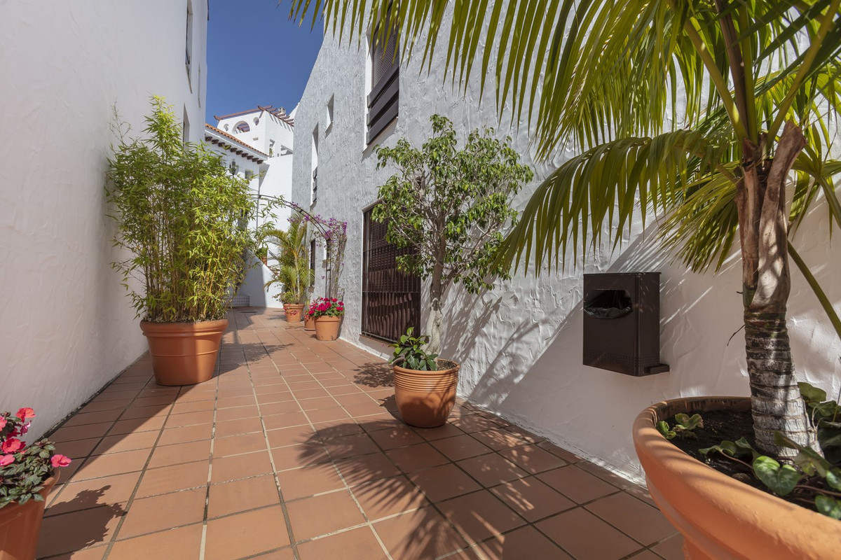 Finca for sale in Nueva Andalucía, Málaga, Spain