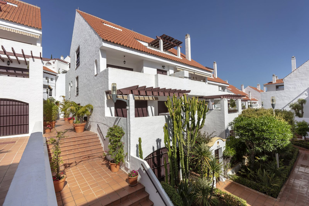 Finca for sale in Nueva Andalucía, Málaga, Spain