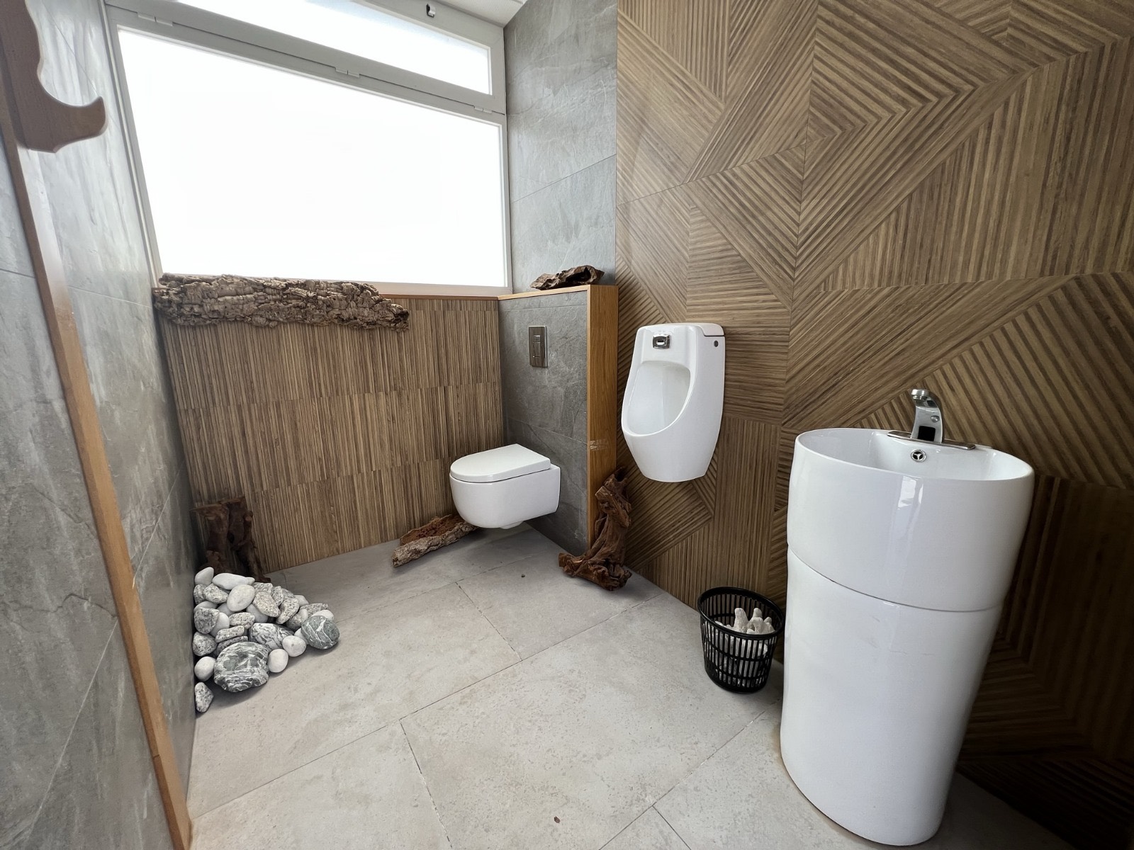 Commercial unit for sale in Torrevieja, Alicante, Spain