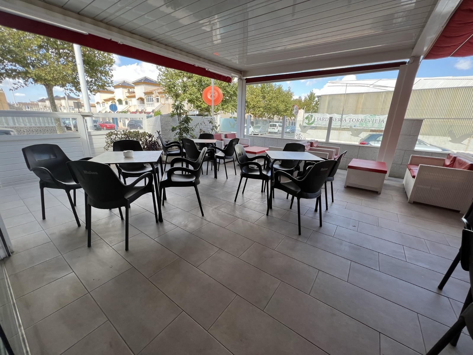 Commercial unit for sale in Torrevieja, Alicante, Spain