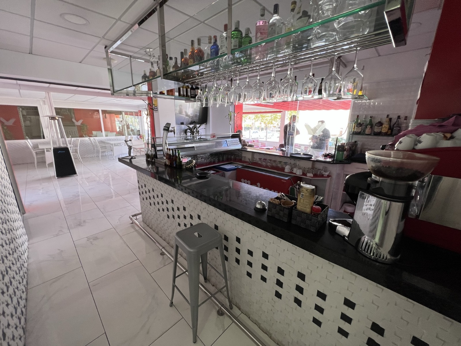 Commercial unit for sale in Torrevieja, Alicante, Spain