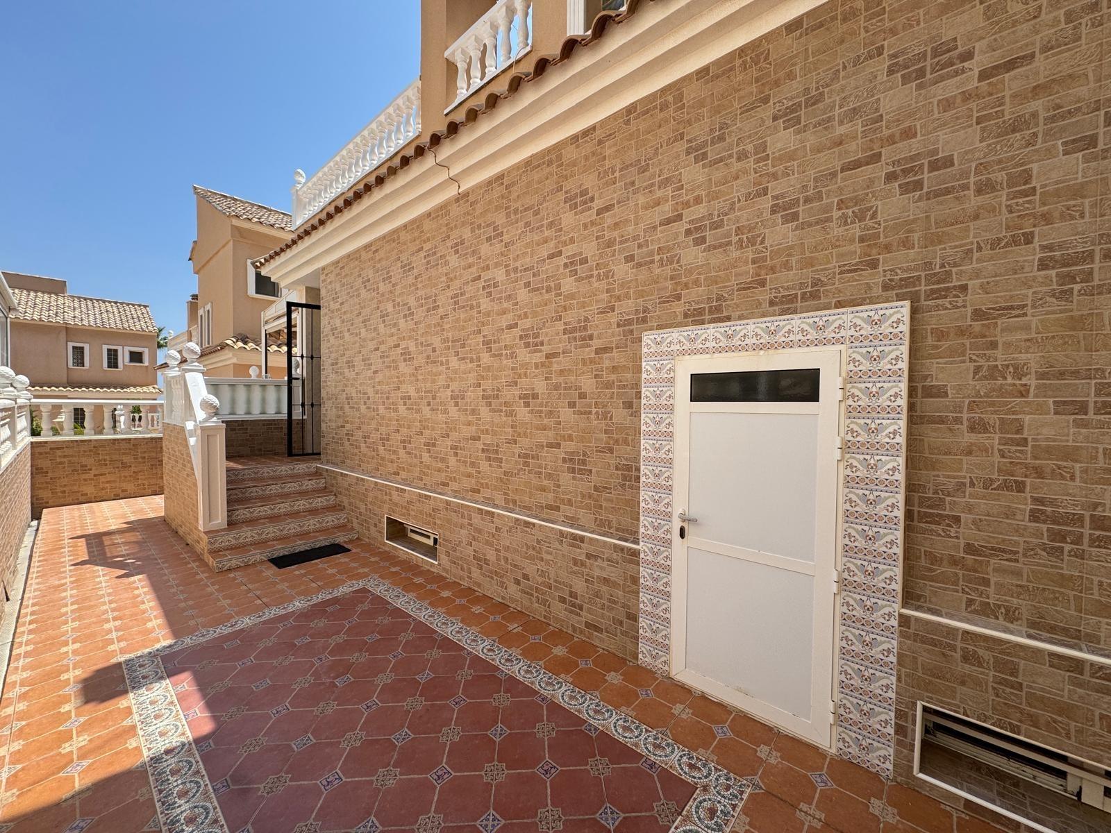 Town House for sale in Guardamar Del Segura, Alicante, Spain