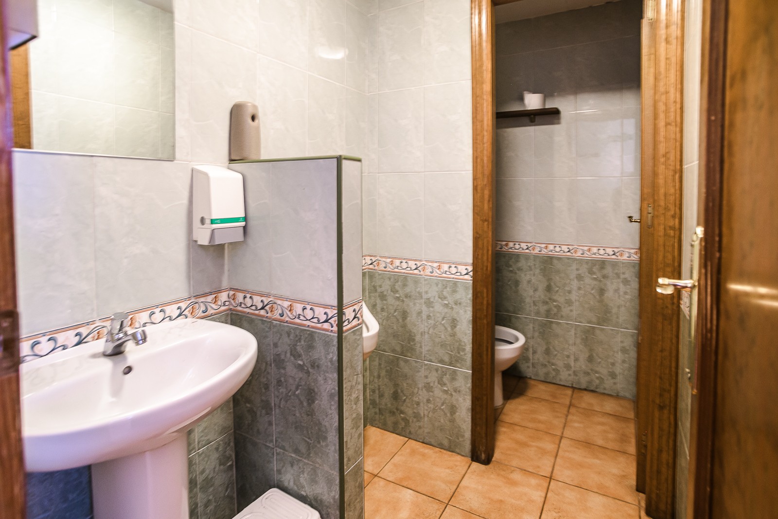 Commercial unit for sale in Torrevieja, Alicante, Spain