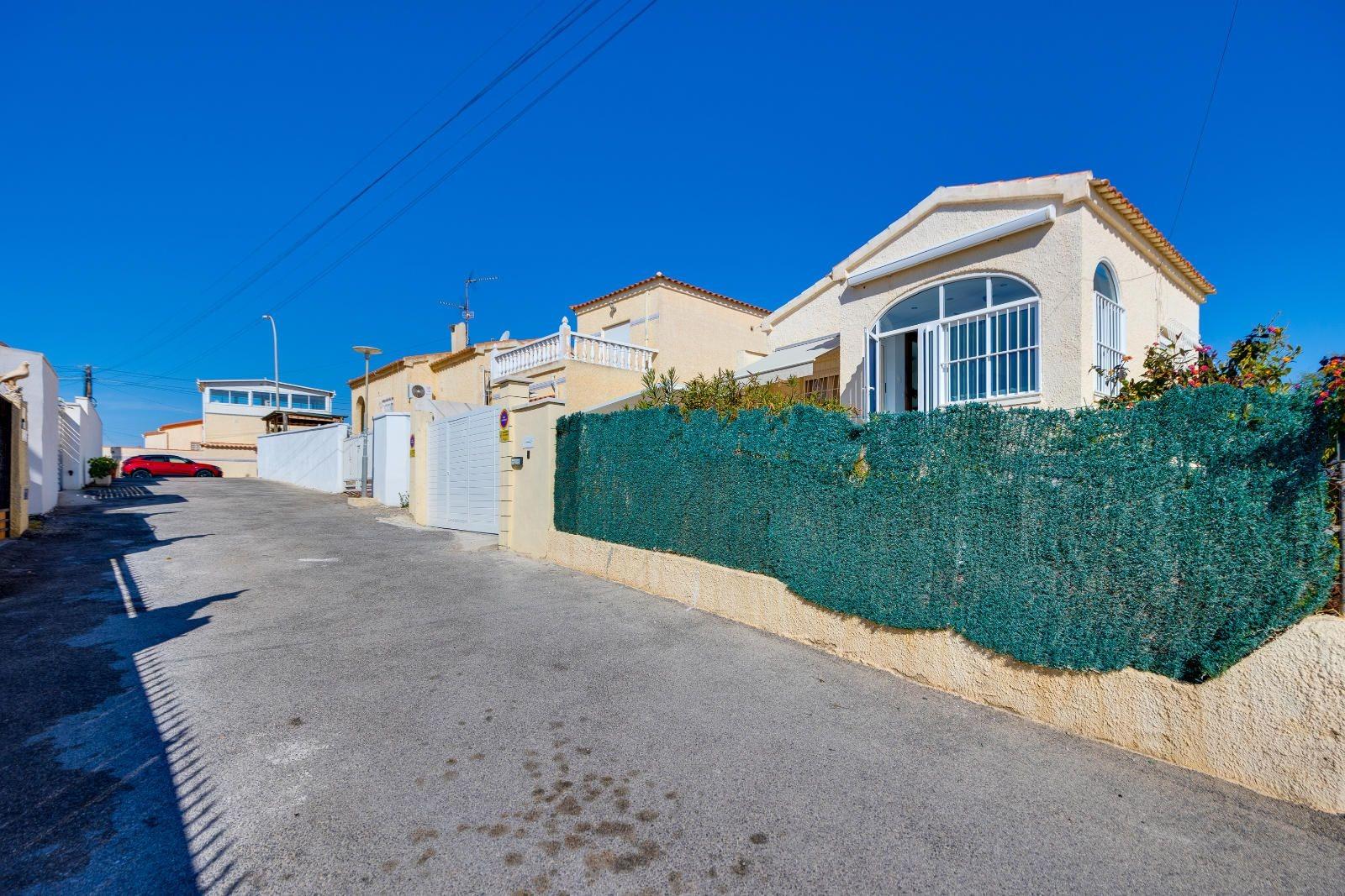 Villa for sale in San Fulgencio, Alicante, Spain