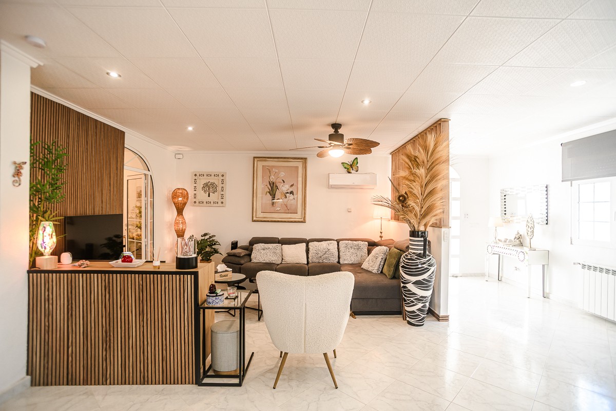 Villa for sale in La Marina, Alicante, Spain