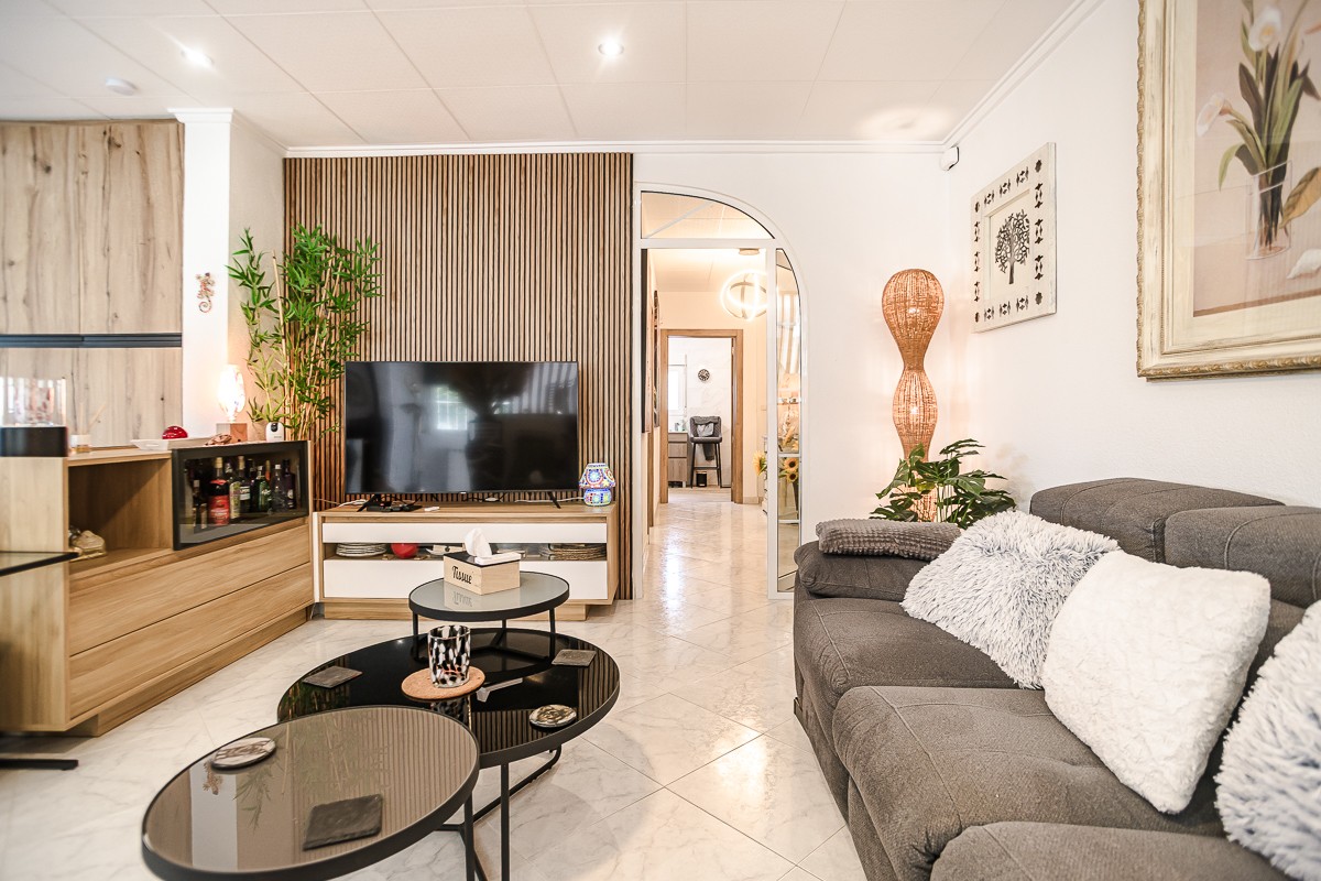 Villa for sale in La Marina, Alicante, Spain