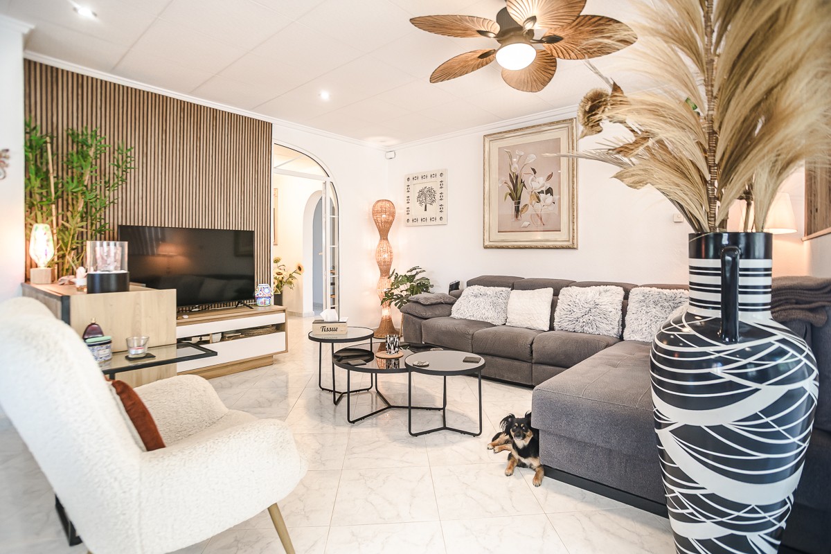 Villa for sale in La Marina, Alicante, Spain