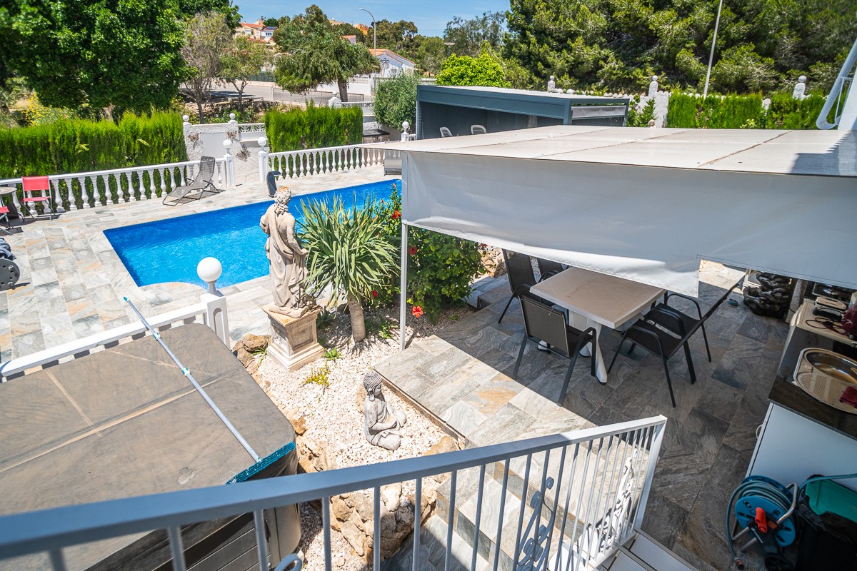 Villa for sale in La Marina, Alicante, Spain