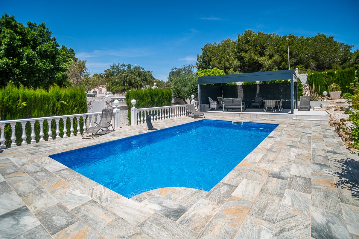 Villa for sale in La Marina, Alicante, Spain