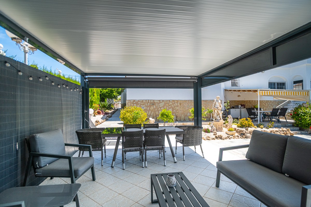 Villa for sale in La Marina, Alicante, Spain