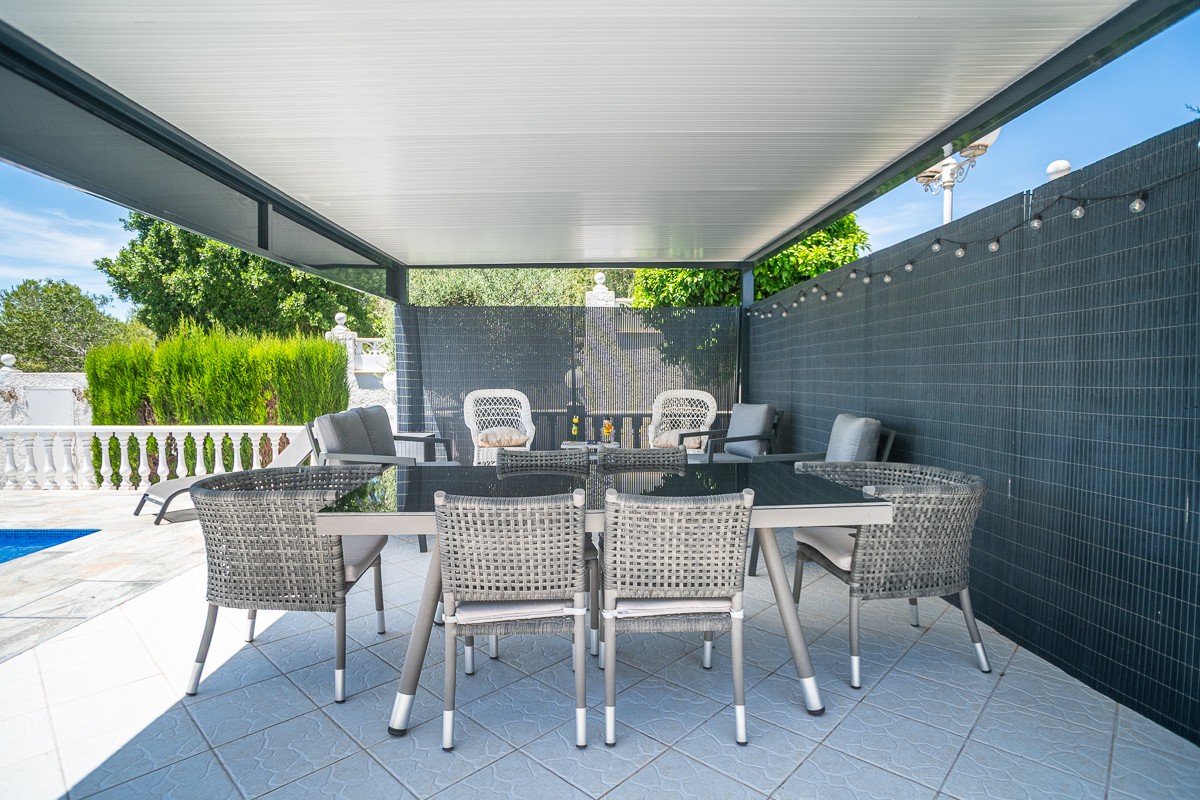 Villa for sale in La Marina, Alicante, Spain