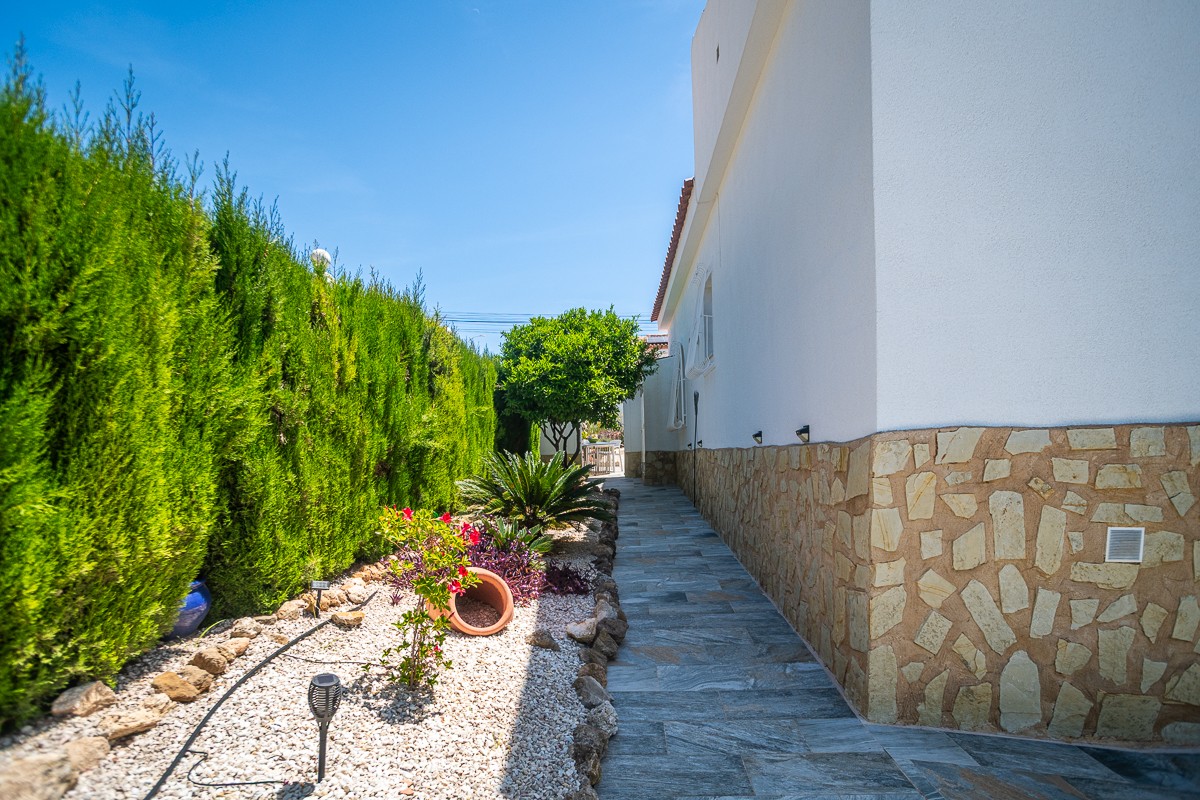 Villa for sale in La Marina, Alicante, Spain