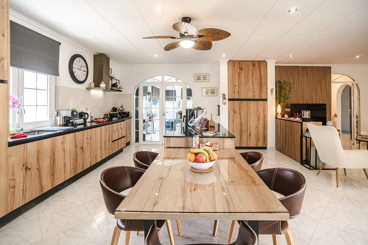 Villa for sale in La Marina, Alicante, Spain