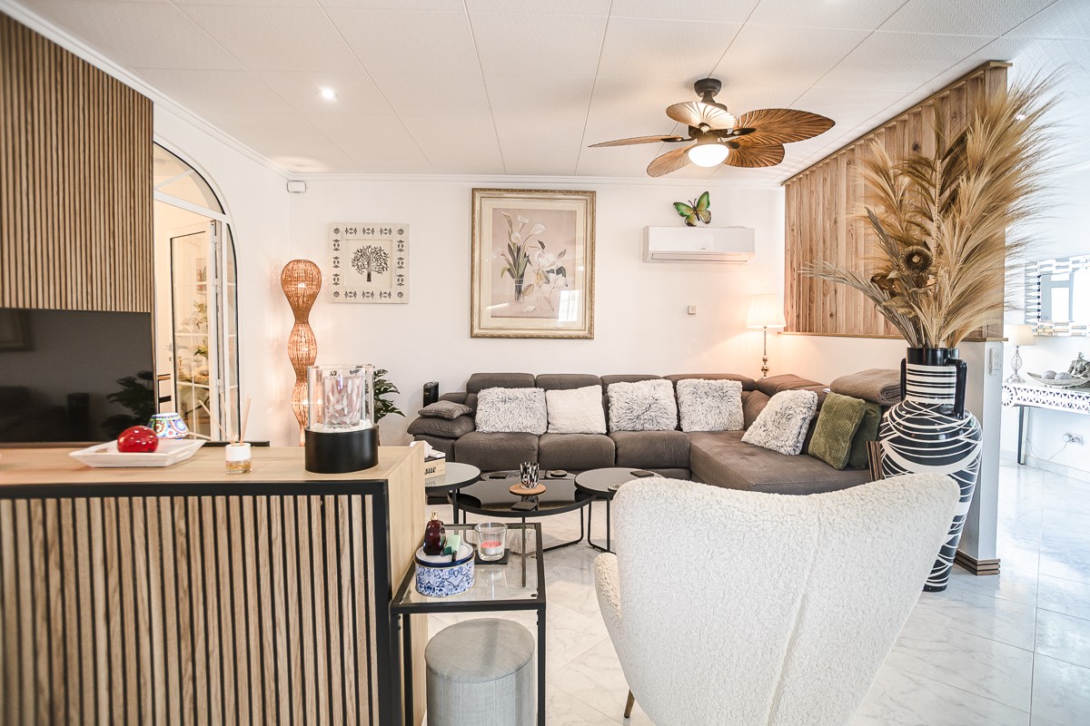 Villa for sale in La Marina, Alicante, Spain