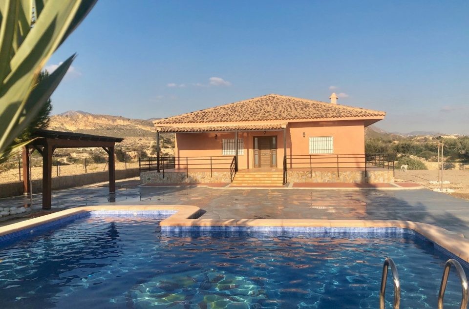 Villa en venta en Abanilla