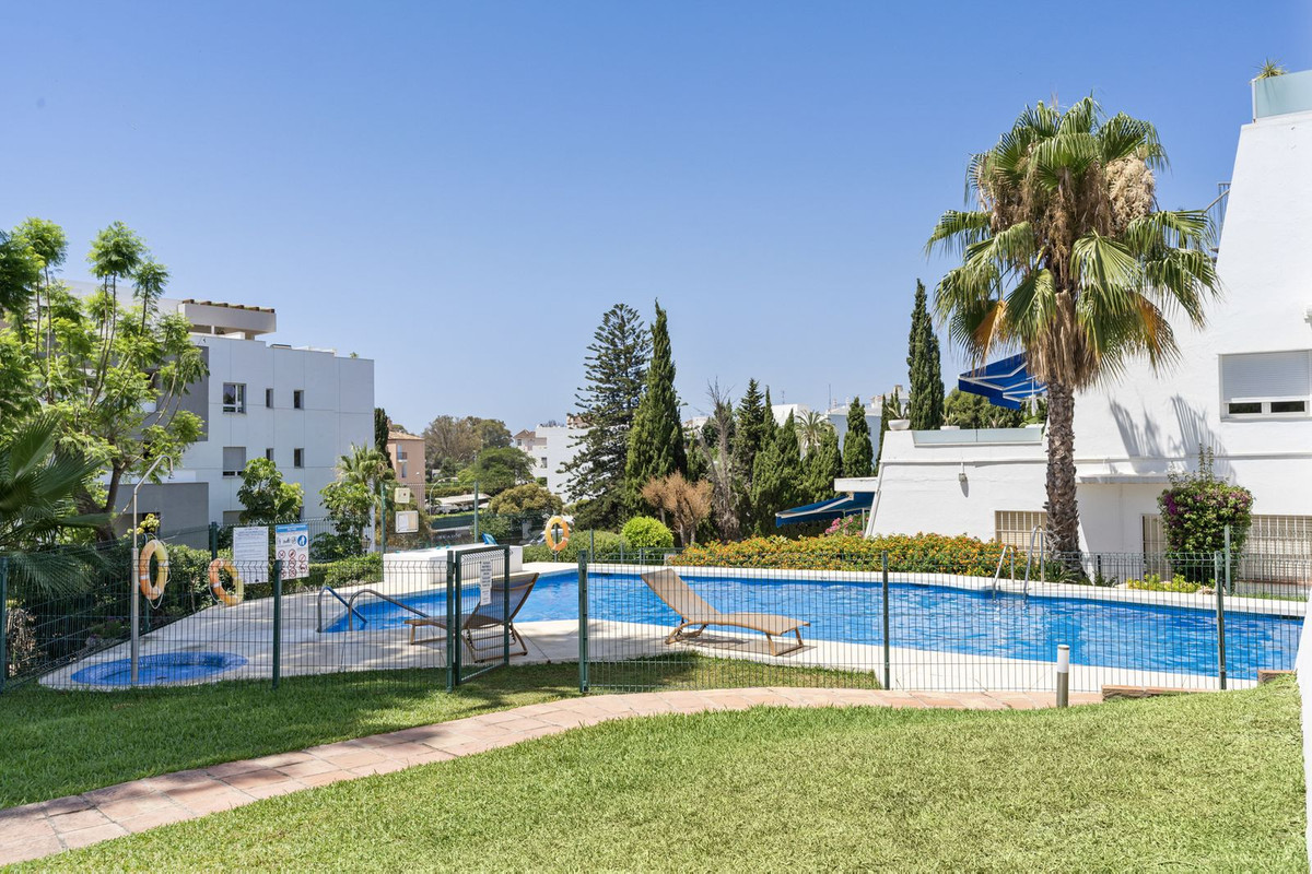Apartment for sale in Puerto Banus, Málaga, Spain