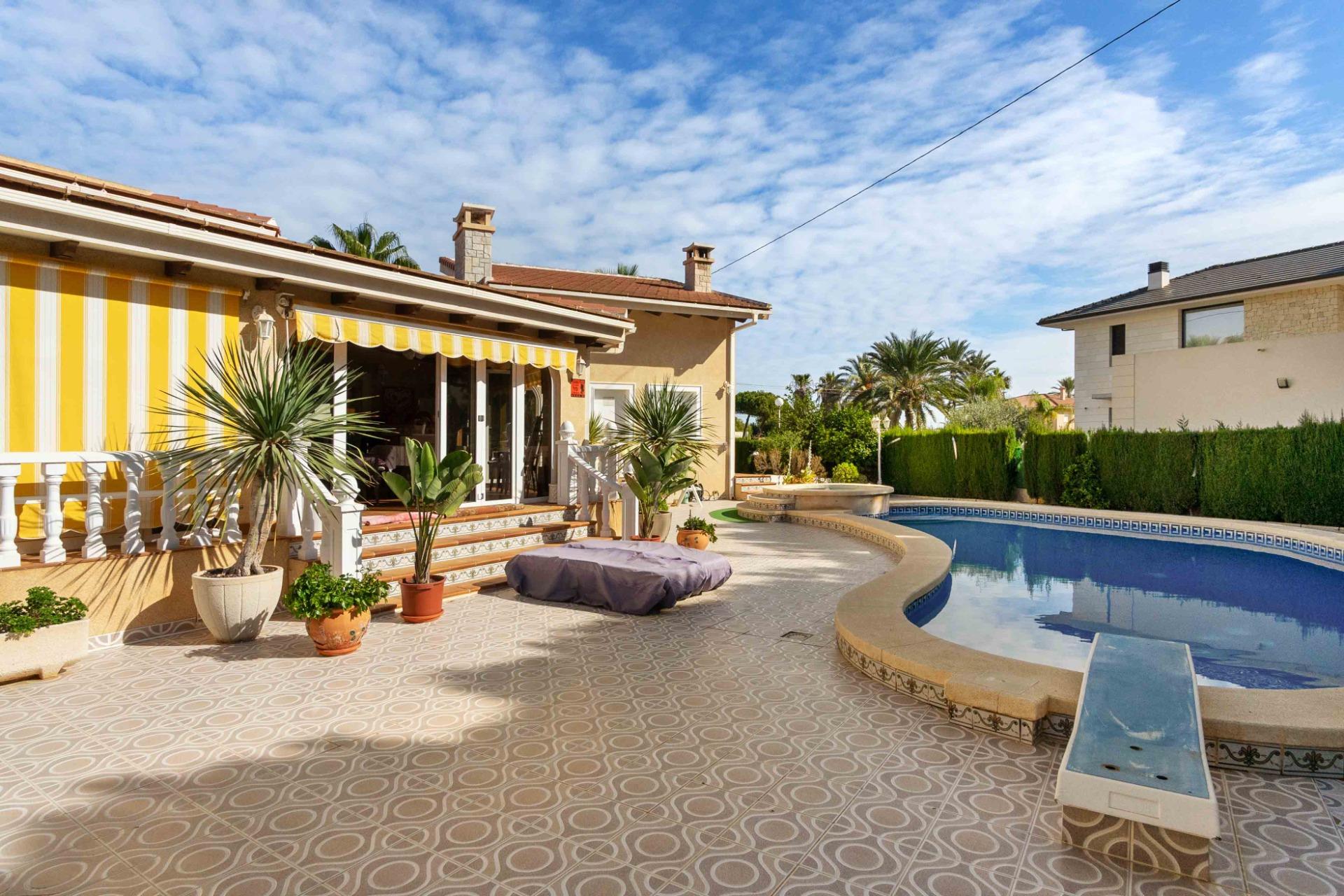 Villa en venta en Cabo Roig