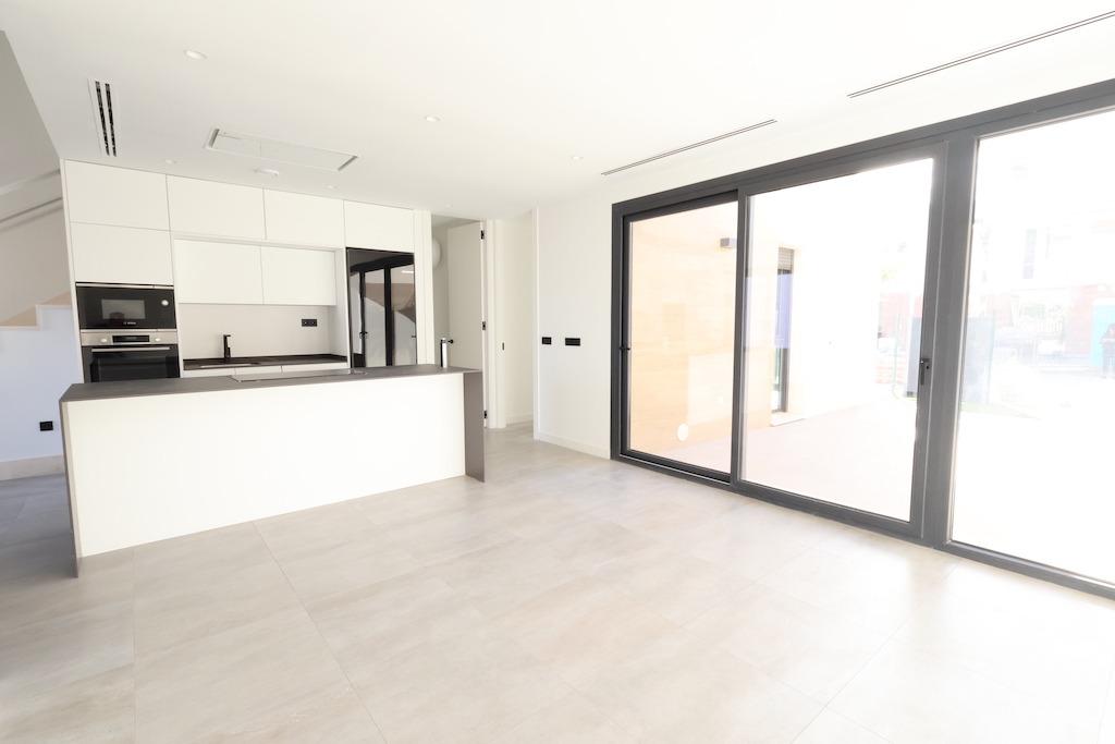 Villa en venta en Los Alcázares